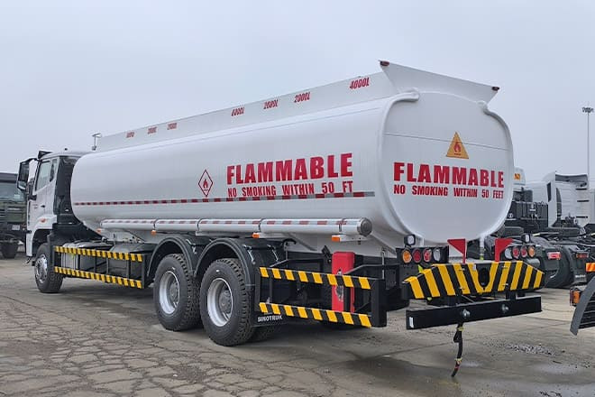 SINOTRUK Howo 380 Petrol Tanker Truck Price for Sale in Sierra Leone - Säiliöauto: kuva SINOTRUK Howo 380 Petrol Tanker Truck Price for Sale in Sierra Leone - Säiliöauto SINOTRUK Howo 380 Petrol Tanker Truck Price for Sale in Sierra Leone - Säiliöauto: kuva SINOTRUK Howo 380 Petrol Tanker Truck Price for Sale in Sierra Leone - Säiliöauto