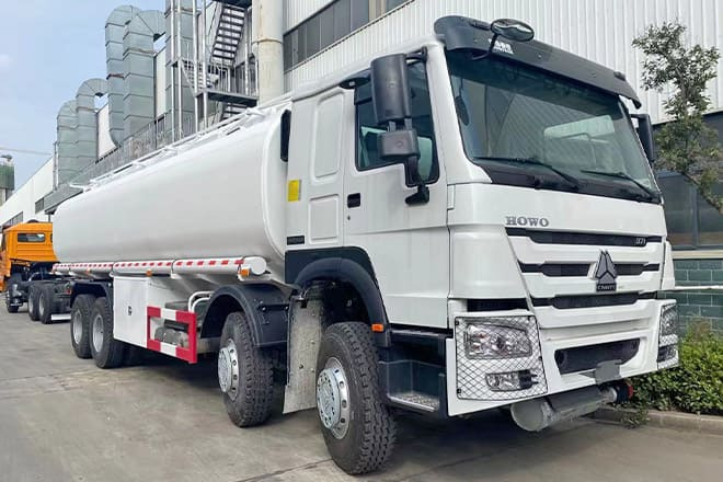 SINOTRUK Howo Stainless Steel Fuel Tanks for Trucks for Sale in Paraguay - Säiliöauto: kuva SINOTRUK Howo Stainless Steel Fuel Tanks for Trucks for Sale in Paraguay - Säiliöauto SINOTRUK Howo Stainless Steel Fuel Tanks for Trucks for Sale in Paraguay - Säiliöauto: kuva SINOTRUK Howo Stainless Steel Fuel Tanks for Trucks for Sale in Paraguay - Säiliöauto