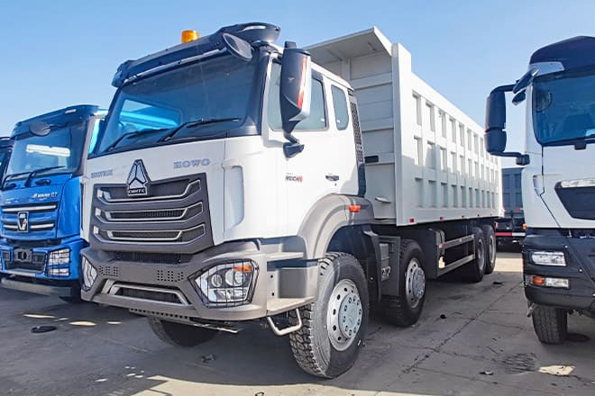 SINOTRUK Sino Howo 8x4 Dump truck for Sale in Senegal - Kippiauto kuorma-auto: kuva SINOTRUK Sino Howo 8x4 Dump truck for Sale in Senegal - Kippiauto kuorma-auto SINOTRUK Sino Howo 8x4 Dump truck for Sale in Senegal - Kippiauto kuorma-auto: kuva SINOTRUK Sino Howo 8x4 Dump truck for Sale in Senegal - Kippiauto kuorma-auto