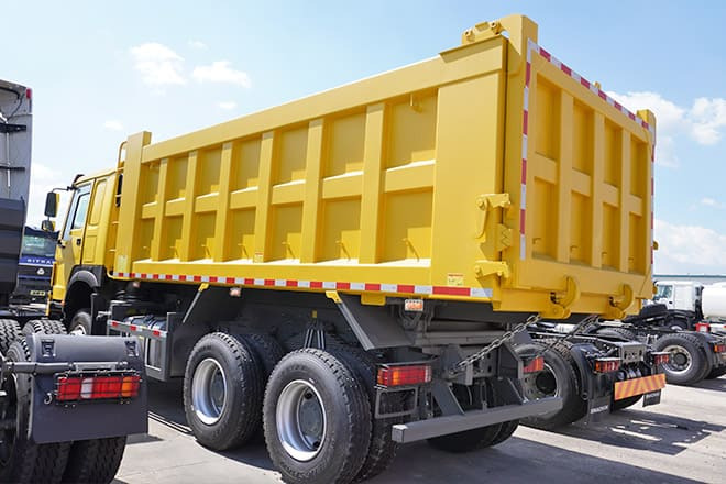 SINOTRUK Sinotruk Howo 400 New Dump Truck for Sale in Angola - Kippiauto kuorma-auto: kuva SINOTRUK Sinotruk Howo 400 New Dump Truck for Sale in Angola - Kippiauto kuorma-auto SINOTRUK Sinotruk Howo 400 New Dump Truck for Sale in Angola - Kippiauto kuorma-auto: kuva SINOTRUK Sinotruk Howo 400 New Dump Truck for Sale in Angola - Kippiauto kuorma-auto