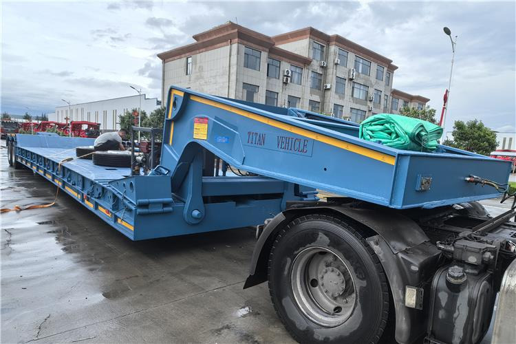 TITAN 2 Axle 80 Ton Detachable Gooseneck Trailer for Sale In Nigeria - Apuvaunu puoliperävaunu: kuva TITAN 2 Axle 80 Ton Detachable Gooseneck Trailer for Sale In Nigeria - Apuvaunu puoliperävaunu TITAN 2 Axle 80 Ton Detachable Gooseneck Trailer for Sale In Nigeria - Apuvaunu puoliperävaunu: kuva TITAN 2 Axle 80 Ton Detachable Gooseneck Trailer for Sale In Nigeria - Apuvaunu puoliperävaunu