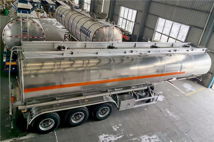 TITAN 3 Axle 45000 L Aluminum Tanker Trailer for Sale In Zimbabwe - Säiliöpuoliperävaunu: kuva TITAN 3 Axle 45000 L Aluminum Tanker Trailer for Sale In Zimbabwe - Säiliöpuoliperävaunu TITAN 3 Axle 45000 L Aluminum Tanker Trailer for Sale In Zimbabwe - Säiliöpuoliperävaunu: kuva TITAN 3 Axle 45000 L Aluminum Tanker Trailer for Sale In Zimbabwe - Säiliöpuoliperävaunu