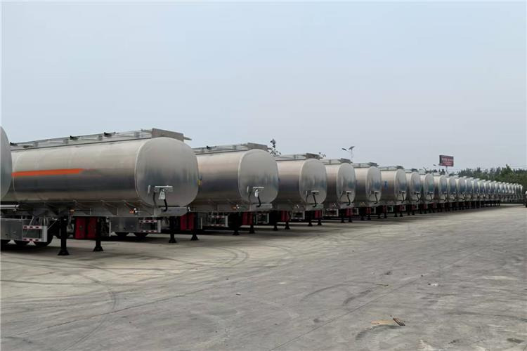 TITAN 3 Axle 45000 L Aluminum Tanker Trailer for Sale In Zimbabwe - Säiliöpuoliperävaunu: kuva TITAN 3 Axle 45000 L Aluminum Tanker Trailer for Sale In Zimbabwe - Säiliöpuoliperävaunu TITAN 3 Axle 45000 L Aluminum Tanker Trailer for Sale In Zimbabwe - Säiliöpuoliperävaunu: kuva TITAN 3 Axle 45000 L Aluminum Tanker Trailer for Sale In Zimbabwe - Säiliöpuoliperävaunu