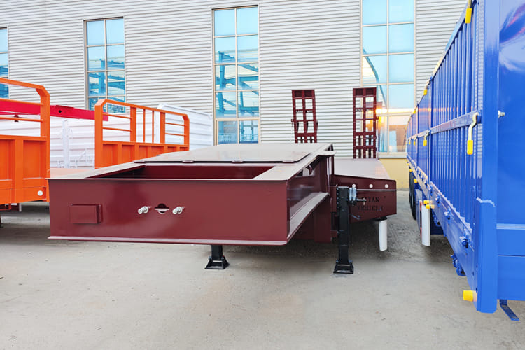 TITAN 3 Axle Low Bed Trailer for Sale in Saudi Arabia - Apuvaunu puoliperävaunu: kuva TITAN 3 Axle Low Bed Trailer for Sale in Saudi Arabia - Apuvaunu puoliperävaunu TITAN 3 Axle Low Bed Trailer for Sale in Saudi Arabia - Apuvaunu puoliperävaunu: kuva TITAN 3 Axle Low Bed Trailer for Sale in Saudi Arabia - Apuvaunu puoliperävaunu