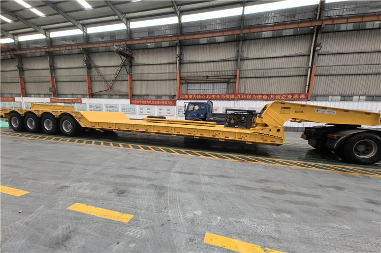 TITAN 4 Axle 100 Ton Removable Gooseneck Trailer for Sale in PNG - Apuvaunu puoliperävaunu: kuva TITAN 4 Axle 100 Ton Removable Gooseneck Trailer for Sale in PNG - Apuvaunu puoliperävaunu TITAN 4 Axle 100 Ton Removable Gooseneck Trailer for Sale in PNG - Apuvaunu puoliperävaunu: kuva TITAN 4 Axle 100 Ton Removable Gooseneck Trailer for Sale in PNG - Apuvaunu puoliperävaunu