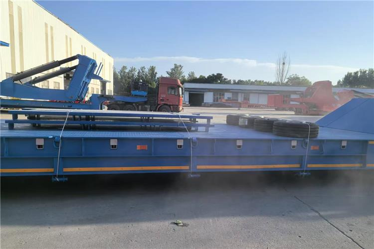 TITAN 4 Line 8 Axle Folding Gooseneck Trailer for Sale In Sudan - Apuvaunu puoliperävaunu: kuva TITAN 4 Line 8 Axle Folding Gooseneck Trailer for Sale In Sudan - Apuvaunu puoliperävaunu TITAN 4 Line 8 Axle Folding Gooseneck Trailer for Sale In Sudan - Apuvaunu puoliperävaunu: kuva TITAN 4 Line 8 Axle Folding Gooseneck Trailer for Sale In Sudan - Apuvaunu puoliperävaunu