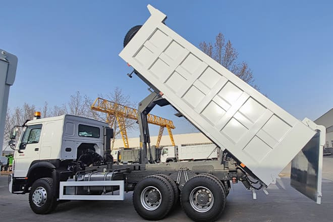 TITAN Howo 6x4 New Tipper Trucks for Sale in Ghana - Kippiauto kuorma-auto: kuva TITAN Howo 6x4 New Tipper Trucks for Sale in Ghana - Kippiauto kuorma-auto TITAN Howo 6x4 New Tipper Trucks for Sale in Ghana - Kippiauto kuorma-auto: kuva TITAN Howo 6x4 New Tipper Trucks for Sale in Ghana - Kippiauto kuorma-auto