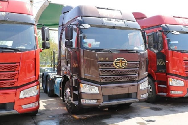 FAW Faw J6P 6X4 Tractor Head for Sale in Angola - Vetopöytäauto: kuva FAW Faw J6P 6X4 Tractor Head for Sale in Angola - Vetopöytäauto FAW Faw J6P 6X4 Tractor Head for Sale in Angola - Vetopöytäauto: kuva FAW Faw J6P 6X4 Tractor Head for Sale in Angola - Vetopöytäauto