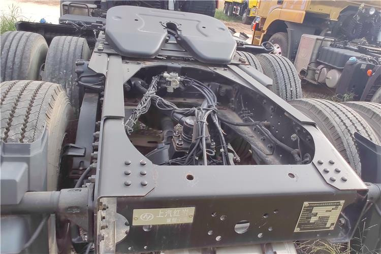 Hongyan Used Genlyon Truck Head for Sale - Vetopöytäauto: kuva Hongyan Used Genlyon Truck Head for Sale - Vetopöytäauto Hongyan Used Genlyon Truck Head for Sale - Vetopöytäauto: kuva Hongyan Used Genlyon Truck Head for Sale - Vetopöytäauto