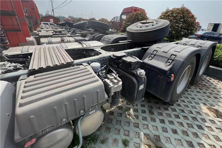 SINOTRUK Used Sitrak Truck Head for Sale In Guinea - Vetopöytäauto: kuva SINOTRUK Used Sitrak Truck Head for Sale In Guinea - Vetopöytäauto SINOTRUK Used Sitrak Truck Head for Sale In Guinea - Vetopöytäauto: kuva SINOTRUK Used Sitrak Truck Head for Sale In Guinea - Vetopöytäauto