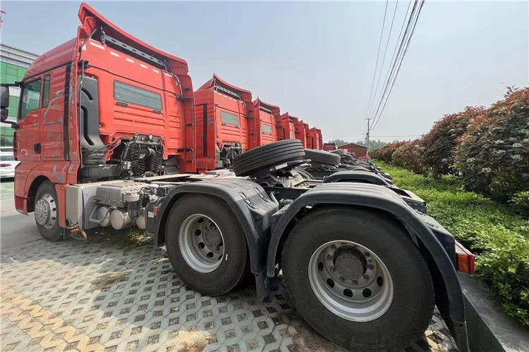 SINOTRUK Used Sitrak Truck Head for Sale In Guinea - Vetopöytäauto: kuva SINOTRUK Used Sitrak Truck Head for Sale In Guinea - Vetopöytäauto SINOTRUK Used Sitrak Truck Head for Sale In Guinea - Vetopöytäauto: kuva SINOTRUK Used Sitrak Truck Head for Sale In Guinea - Vetopöytäauto