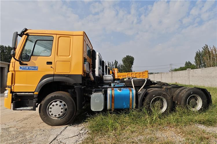 Sinotruk Used Howo Truck 371 hp 6x4 Head for Sale In Ghana Accra - Vetopöytäauto: kuva Sinotruk Used Howo Truck 371 hp 6x4 Head for Sale In Ghana Accra - Vetopöytäauto Sinotruk Used Howo Truck 371 hp 6x4 Head for Sale In Ghana Accra - Vetopöytäauto: kuva Sinotruk Used Howo Truck 371 hp 6x4 Head for Sale In Ghana Accra - Vetopöytäauto