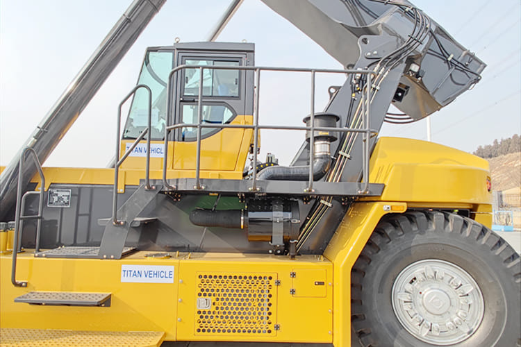 XCMG Container Reach Stacker for Sale in Ghana - Konttien käsittelylaitteet: kuva XCMG Container Reach Stacker for Sale in Ghana - Konttien käsittelylaitteet XCMG Container Reach Stacker for Sale in Ghana - Konttien käsittelylaitteet: kuva XCMG Container Reach Stacker for Sale in Ghana - Konttien käsittelylaitteet