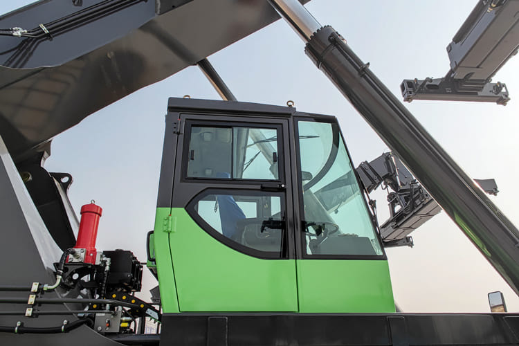 XCMG Reach Stacker Price for Sale in Guyana - Konttien käsittelylaitteet: kuva XCMG Reach Stacker Price for Sale in Guyana - Konttien käsittelylaitteet XCMG Reach Stacker Price for Sale in Guyana - Konttien käsittelylaitteet: kuva XCMG Reach Stacker Price for Sale in Guyana - Konttien käsittelylaitteet
