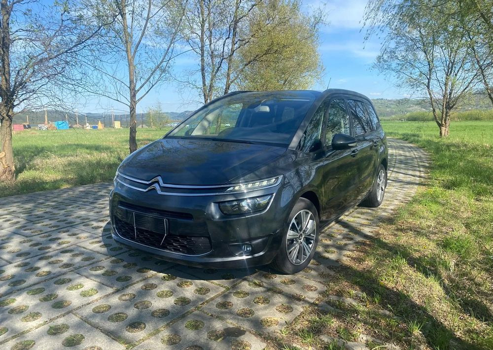 Citroën C4 Grand Picasso BlueHDi 120 EAT6 Selection - Minibussi, Pikkubussi: kuva Citroën C4 Grand Picasso BlueHDi 120 EAT6 Selection - Minibussi, Pikkubussi Citroën C4 Grand Picasso BlueHDi 120 EAT6 Selection - Minibussi, Pikkubussi: kuva Citroën C4 Grand Picasso BlueHDi 120 EAT6 Selection - Minibussi, Pikkubussi