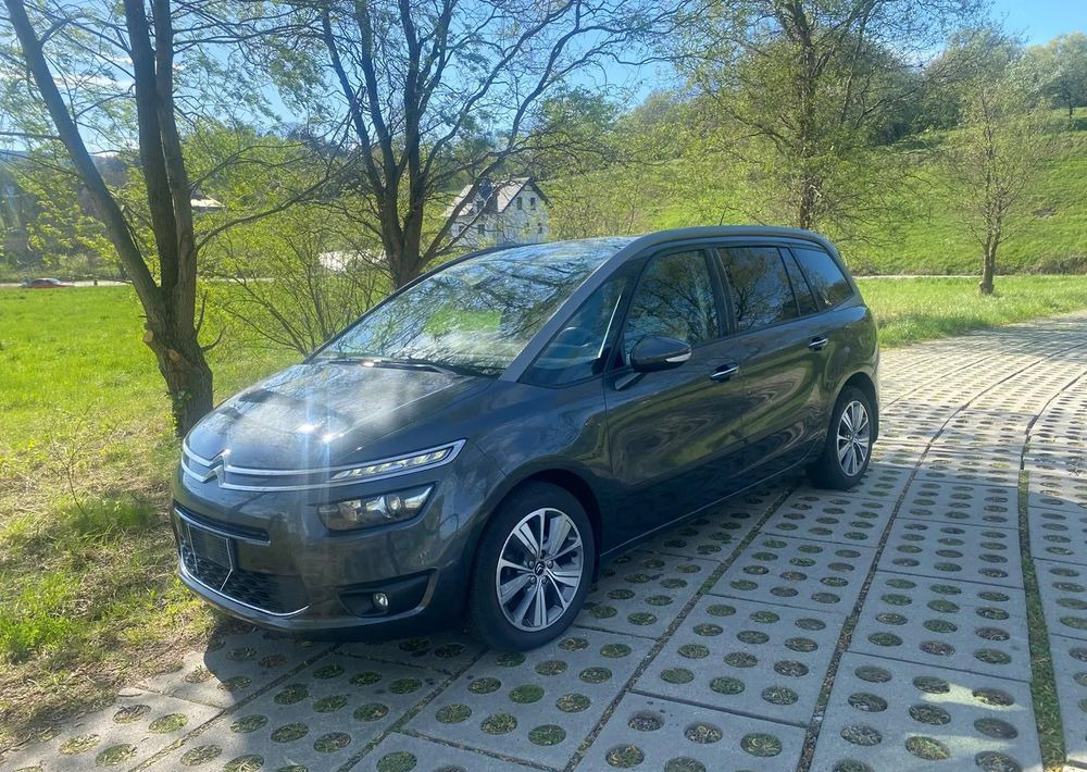 Citroën C4 Grand Picasso BlueHDi 120 EAT6 Selection - Minibussi, Pikkubussi: kuva Citroën C4 Grand Picasso BlueHDi 120 EAT6 Selection - Minibussi, Pikkubussi Citroën C4 Grand Picasso BlueHDi 120 EAT6 Selection - Minibussi, Pikkubussi: kuva Citroën C4 Grand Picasso BlueHDi 120 EAT6 Selection - Minibussi, Pikkubussi