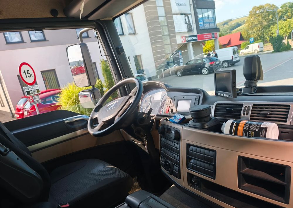 MAN TGL 12.250 kontener 6,2 , winda - Umpikori kuorma-auto: kuva MAN TGL 12.250 kontener 6,2 , winda - Umpikori kuorma-auto MAN TGL 12.250 kontener 6,2 , winda - Umpikori kuorma-auto: kuva MAN TGL 12.250 kontener 6,2 , winda - Umpikori kuorma-auto