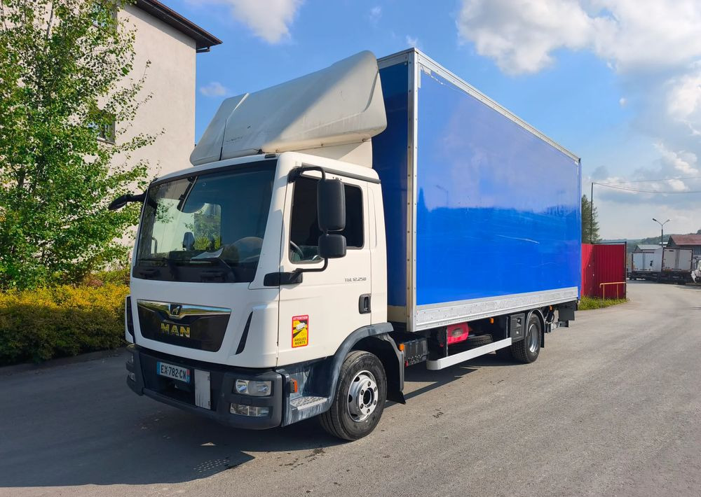 MAN TGL 12.250 kontener 6,2 , winda - Umpikori kuorma-auto: kuva MAN TGL 12.250 kontener 6,2 , winda - Umpikori kuorma-auto MAN TGL 12.250 kontener 6,2 , winda - Umpikori kuorma-auto: kuva MAN TGL 12.250 kontener 6,2 , winda - Umpikori kuorma-auto
