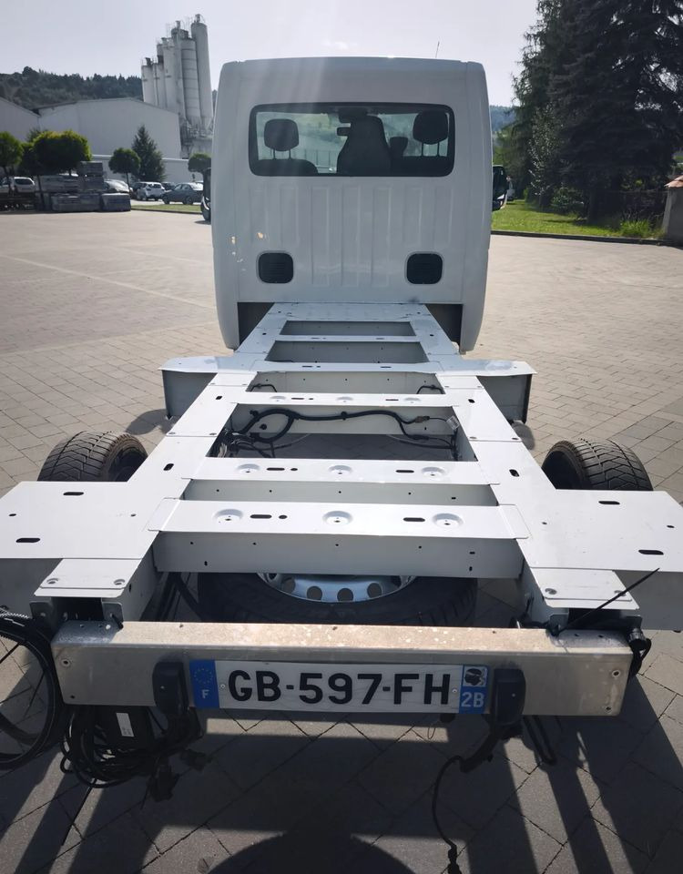Renault MASTER 2,3 rama do zabudowy po obsłudze gotowy do jazdy - Kuorma-auto alusta: kuva Renault MASTER 2,3 rama do zabudowy po obsłudze gotowy do jazdy - Kuorma-auto alusta Renault MASTER 2,3 rama do zabudowy po obsłudze gotowy do jazdy - Kuorma-auto alusta: kuva Renault MASTER 2,3 rama do zabudowy po obsłudze gotowy do jazdy - Kuorma-auto alusta