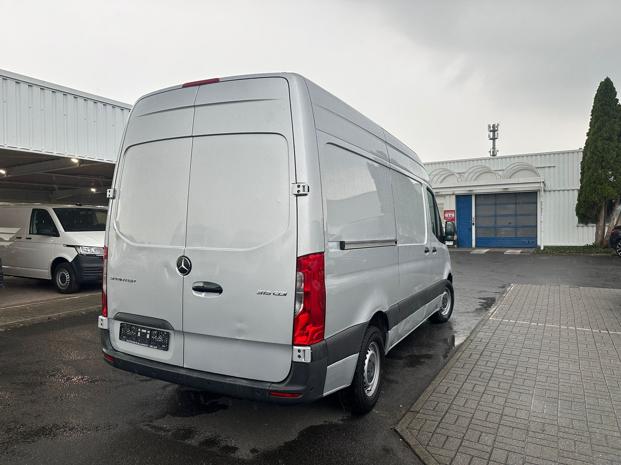 Mercedes Benz Sprinter - Pakettiauto: kuva Mercedes Benz Sprinter - Pakettiauto Mercedes Benz Sprinter - Pakettiauto: kuva Mercedes Benz Sprinter - Pakettiauto