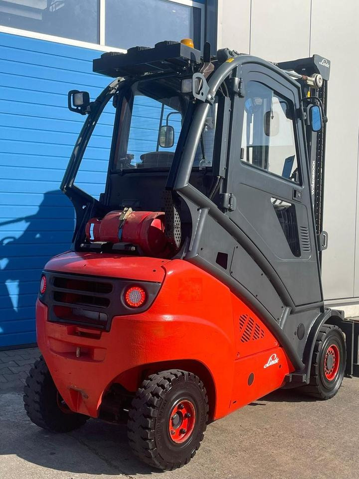 Linde H 35 T - 4745 h - Seitenschieber neu - - Kaasutrukki: kuva Linde H 35 T - 4745 h - Seitenschieber neu - - Kaasutrukki Linde H 35 T - 4745 h - Seitenschieber neu - - Kaasutrukki: kuva Linde H 35 T - 4745 h - Seitenschieber neu - - Kaasutrukki