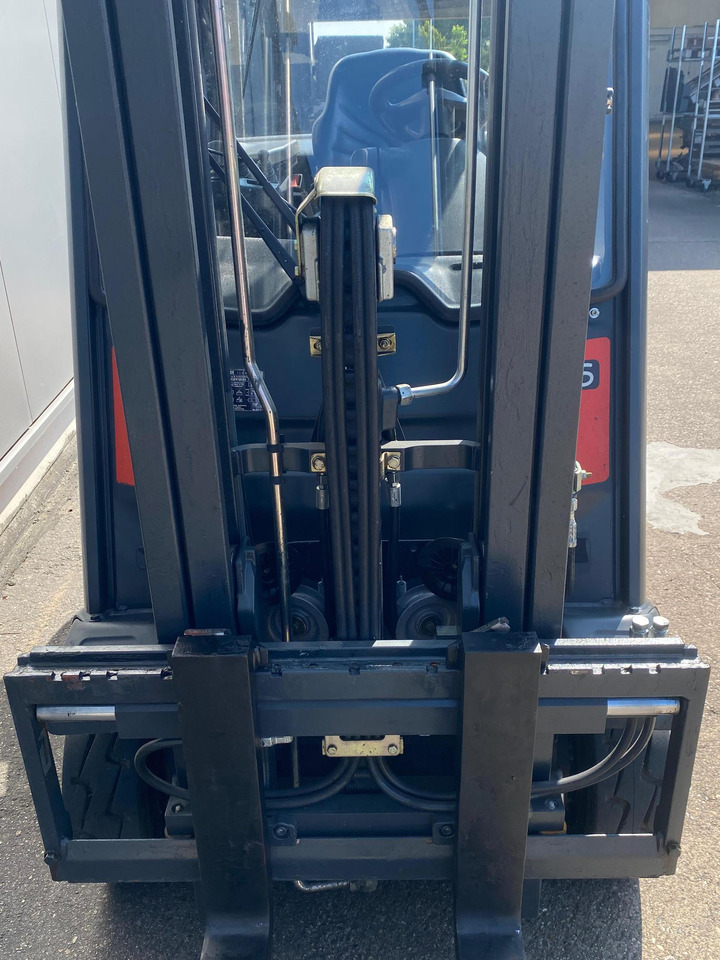 Linde Linde H 16 T - 2.575 h - Seitenschieber - - Kaasutrukki: kuva Linde Linde H 16 T - 2.575 h - Seitenschieber - - Kaasutrukki Linde Linde H 16 T - 2.575 h - Seitenschieber - - Kaasutrukki: kuva Linde Linde H 16 T - 2.575 h - Seitenschieber - - Kaasutrukki