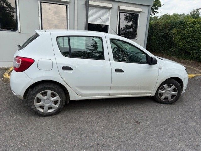 DACIA Sandero - Henkilöauto: kuva DACIA Sandero - Henkilöauto DACIA Sandero - Henkilöauto: kuva DACIA Sandero - Henkilöauto