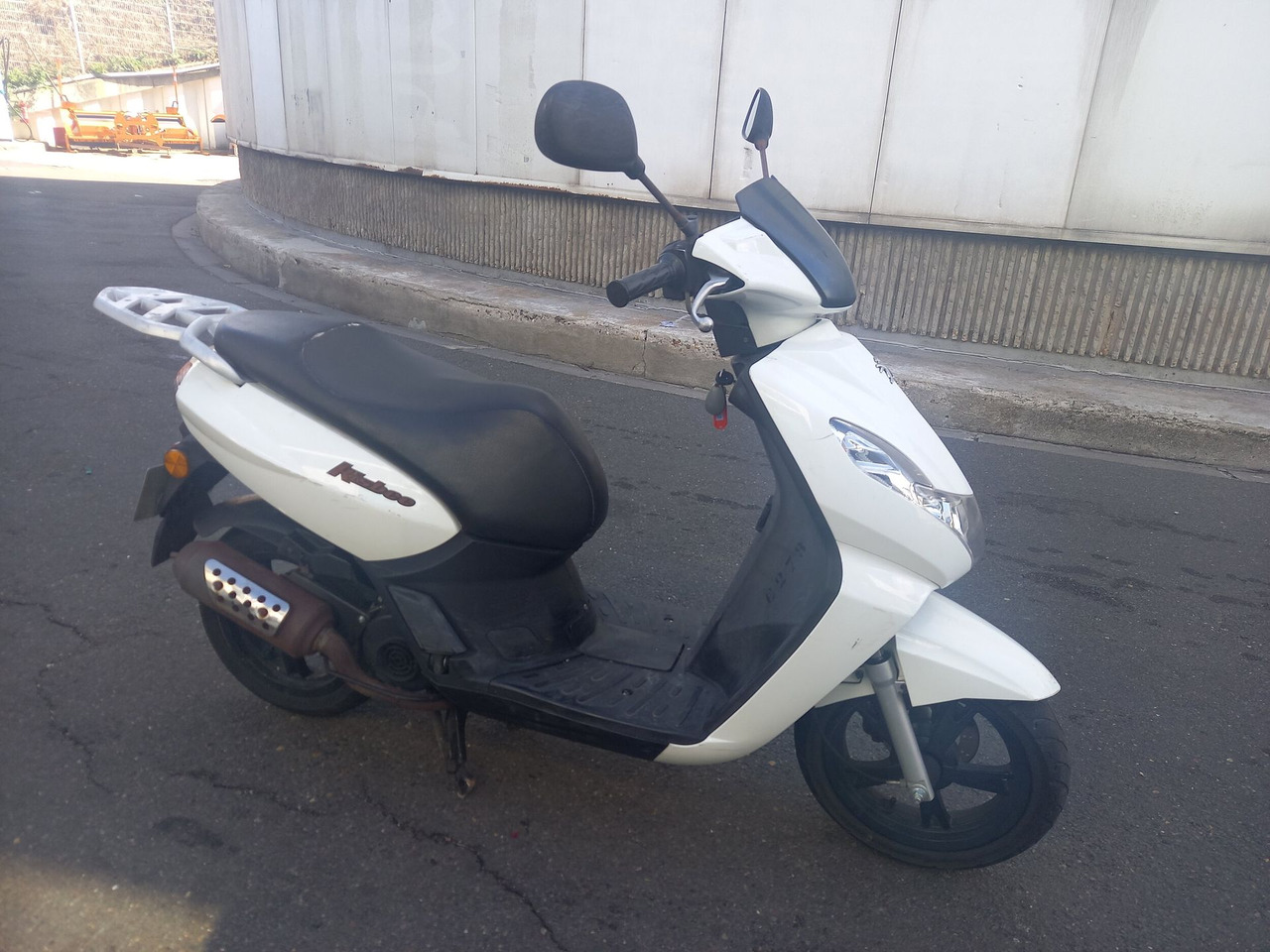 SCOOTER PEUGEOT KISBEE 50cc, 2 places, porte bagage, ralenti - Moottoripyörä: kuva SCOOTER PEUGEOT KISBEE 50cc, 2 places, porte bagage, ralenti - Moottoripyörä SCOOTER PEUGEOT KISBEE 50cc, 2 places, porte bagage, ralenti - Moottoripyörä: kuva SCOOTER PEUGEOT KISBEE 50cc, 2 places, porte bagage, ralenti - Moottoripyörä