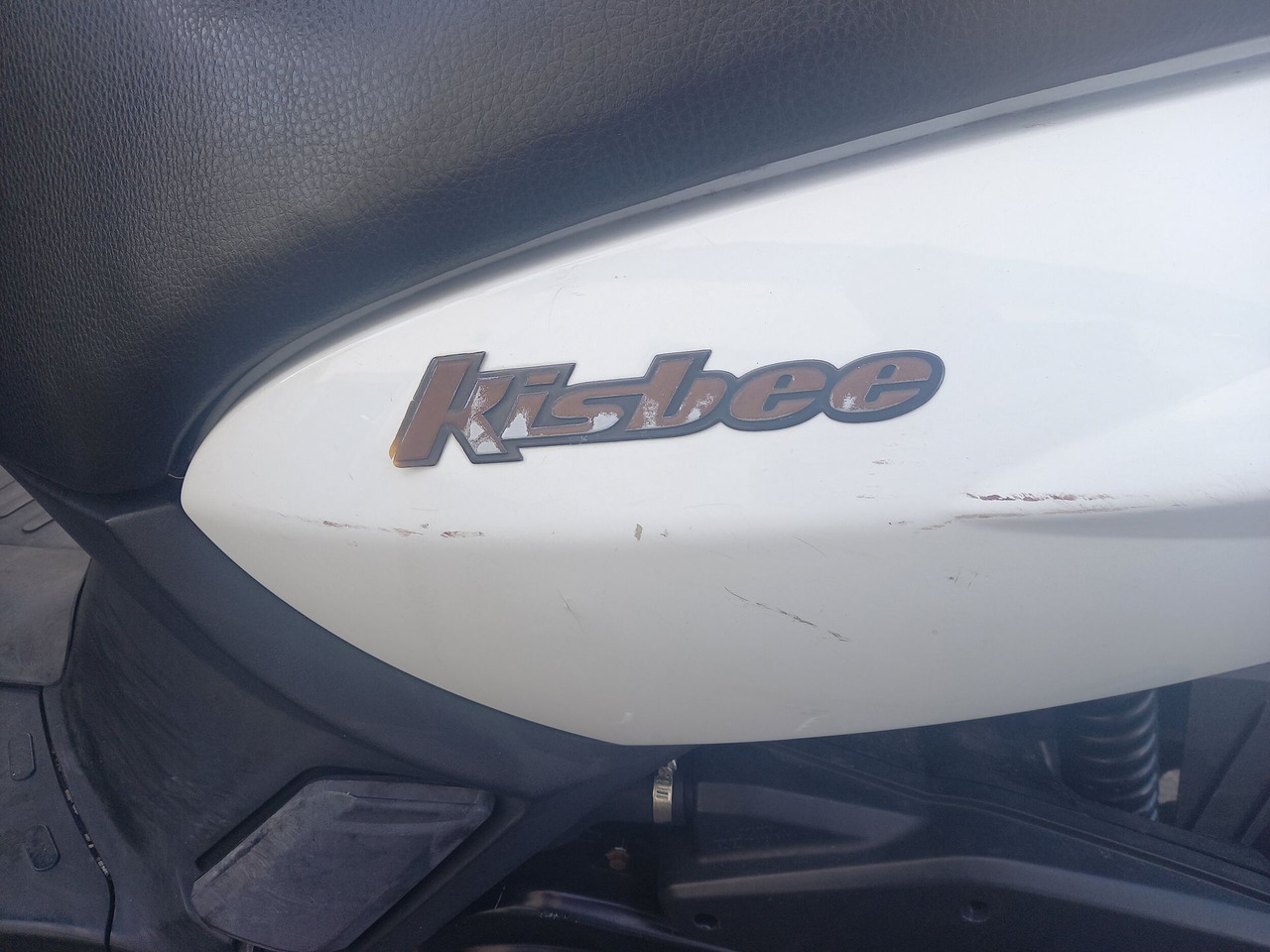 SCOOTER PEUGEOT KISBEE 50cc, 2 places, porte bagage, ralenti - Moottoripyörä: kuva SCOOTER PEUGEOT KISBEE 50cc, 2 places, porte bagage, ralenti - Moottoripyörä SCOOTER PEUGEOT KISBEE 50cc, 2 places, porte bagage, ralenti - Moottoripyörä: kuva SCOOTER PEUGEOT KISBEE 50cc, 2 places, porte bagage, ralenti - Moottoripyörä