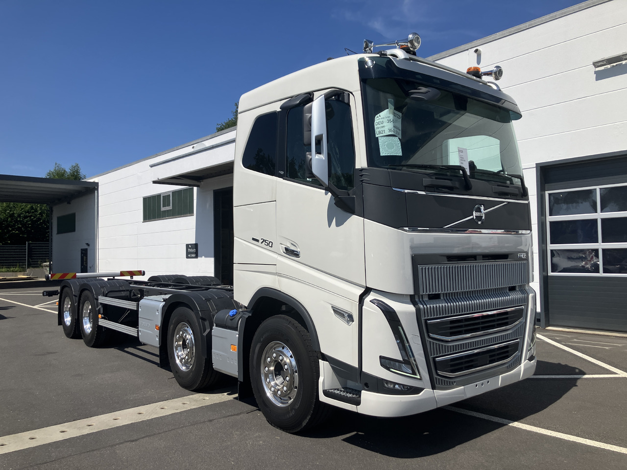 VOLVO FH16 750 8x4 Chassis - Kuorma-auto alusta: kuva VOLVO FH16 750 8x4 Chassis - Kuorma-auto alusta VOLVO FH16 750 8x4 Chassis - Kuorma-auto alusta: kuva VOLVO FH16 750 8x4 Chassis - Kuorma-auto alusta