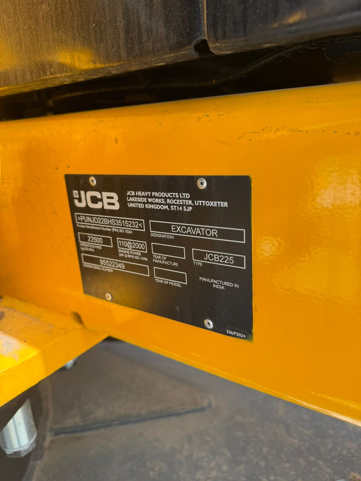 JCB 225 - Kaivuri: kuva JCB 225 - Kaivuri JCB 225 - Kaivuri: kuva JCB 225 - Kaivuri