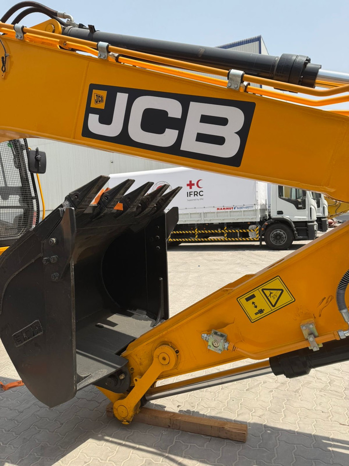 JCB 225 - Kaivuri: kuva JCB 225 - Kaivuri JCB 225 - Kaivuri: kuva JCB 225 - Kaivuri