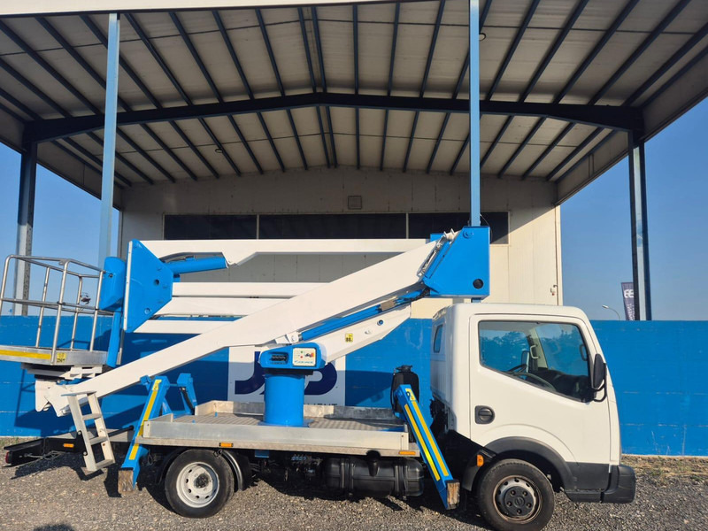 Usado SOCAGE DA320 sobre NISSAN CABSTAR 35.12 - Henkilönostin: kuva Usado SOCAGE DA320 sobre NISSAN CABSTAR 35.12 - Henkilönostin Usado SOCAGE DA320 sobre NISSAN CABSTAR 35.12 - Henkilönostin: kuva Usado SOCAGE DA320 sobre NISSAN CABSTAR 35.12 - Henkilönostin