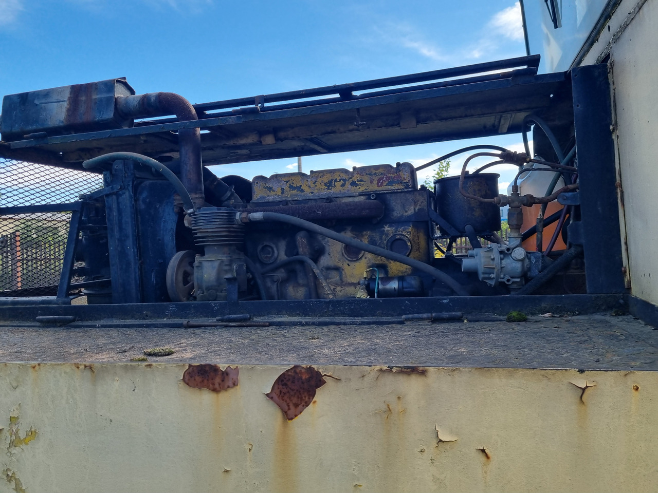 Stavostroj GRW 101 - Kumipyoräjyrä: kuva Stavostroj GRW 101 - Kumipyoräjyrä Stavostroj GRW 101 - Kumipyoräjyrä: kuva Stavostroj GRW 101 - Kumipyoräjyrä