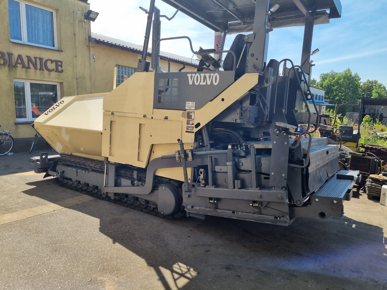 VOLVO TITAN 6820 - Asfalttilevittimet: kuva VOLVO TITAN 6820 - Asfalttilevittimet VOLVO TITAN 6820 - Asfalttilevittimet: kuva VOLVO TITAN 6820 - Asfalttilevittimet
