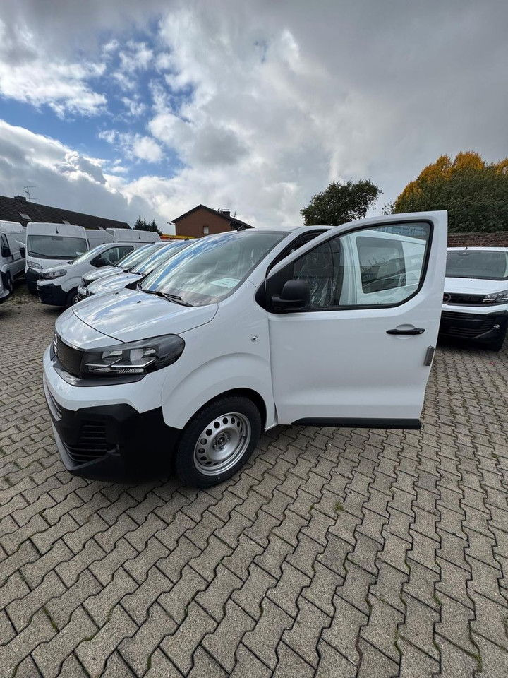 Opel Flexspace - Pakettiauto: kuva Opel Flexspace - Pakettiauto Opel Flexspace - Pakettiauto: kuva Opel Flexspace - Pakettiauto