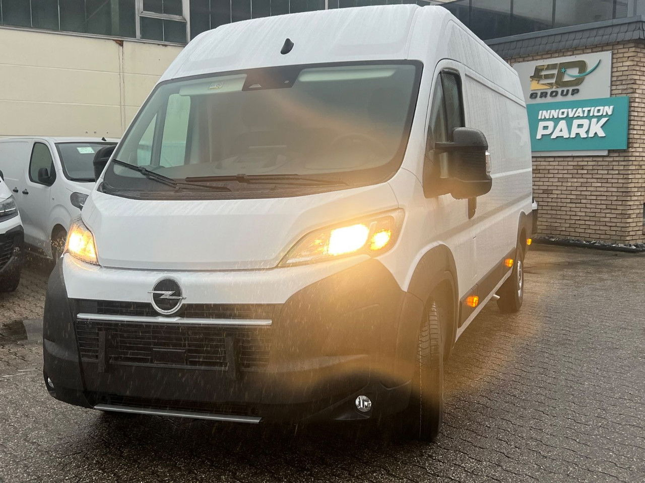 Opel Kasten 3,5 L4 H2 PS 180 Automatik+AHK Kasten 3,5 L4 H2 PS 180 Automatik+AHK - Pakettiauto: kuva Opel Kasten 3,5 L4 H2 PS 180 Automatik+AHK Kasten 3,5 L4 H2 PS 180 Automatik+AHK - Pakettiauto Opel Kasten 3,5 L4 H2 PS 180 Automatik+AHK Kasten 3,5 L4 H2 PS 180 Automatik+AHK - Pakettiauto: kuva Opel Kasten 3,5 L4 H2 PS 180 Automatik+AHK Kasten 3,5 L4 H2 PS 180 Automatik+AHK - Pakettiauto