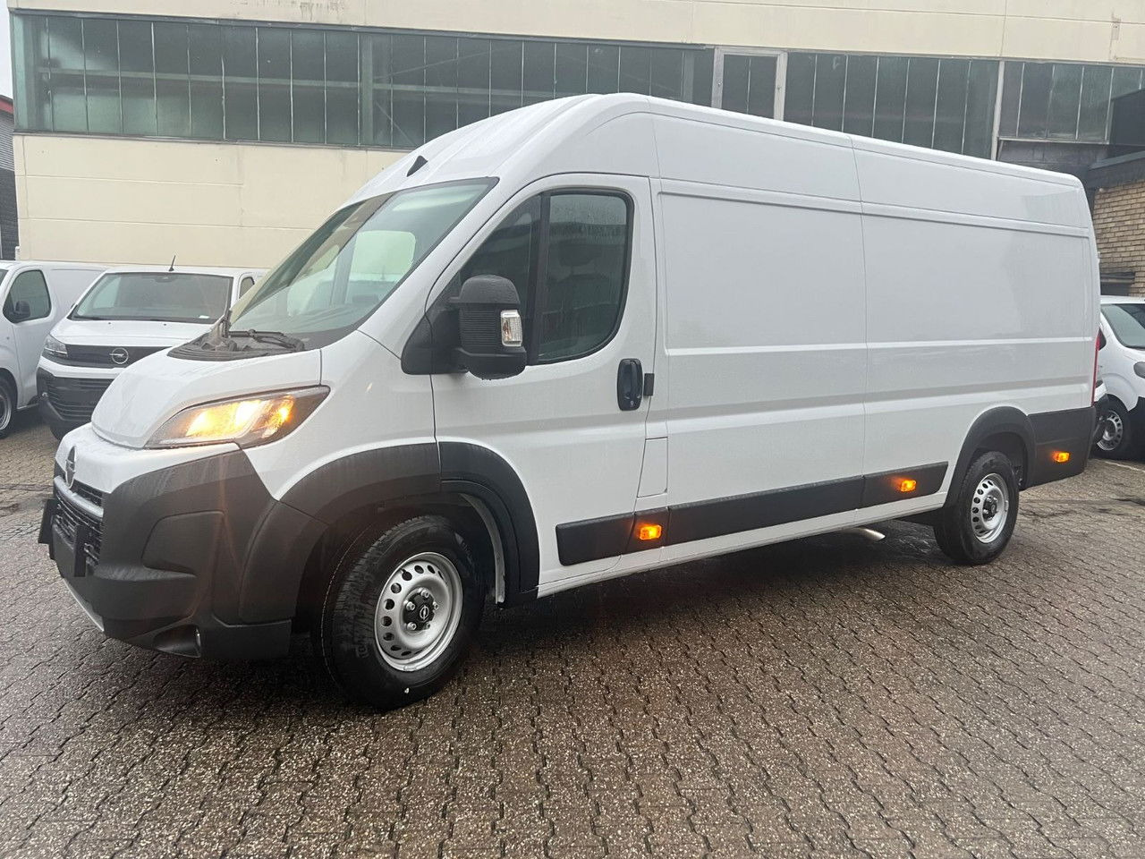 Opel Kasten 3,5 L4 H2 PS 180 Automatik+AHK Kasten 3,5 L4 H2 PS 180 Automatik+AHK - Pakettiauto: kuva Opel Kasten 3,5 L4 H2 PS 180 Automatik+AHK Kasten 3,5 L4 H2 PS 180 Automatik+AHK - Pakettiauto Opel Kasten 3,5 L4 H2 PS 180 Automatik+AHK Kasten 3,5 L4 H2 PS 180 Automatik+AHK - Pakettiauto: kuva Opel Kasten 3,5 L4 H2 PS 180 Automatik+AHK Kasten 3,5 L4 H2 PS 180 Automatik+AHK - Pakettiauto