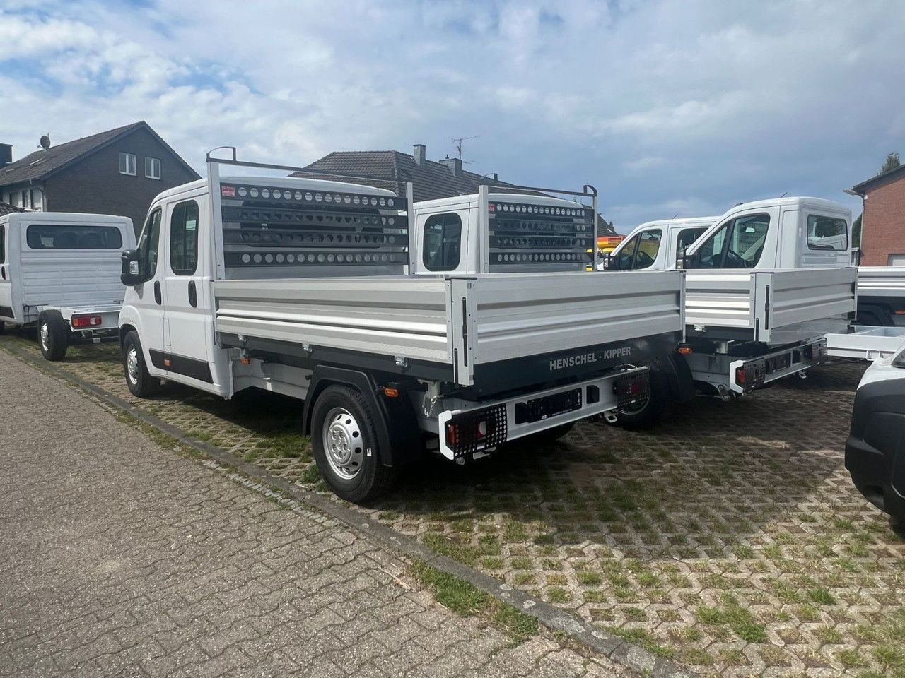 Opel Movano DoKa Kipper-Pritsche- L3H2 3,5t Edition Vermietung möglich - Kippilava-auto, Jatko-ohjaamo kevyt kuorma-auto: kuva Opel Movano DoKa Kipper-Pritsche- L3H2 3,5t Edition Vermietung möglich - Kippilava-auto, Jatko-ohjaamo kevyt kuorma-auto Opel Movano DoKa Kipper-Pritsche- L3H2 3,5t Edition Vermietung möglich - Kippilava-auto, Jatko-ohjaamo kevyt kuorma-auto: kuva Opel Movano DoKa Kipper-Pritsche- L3H2 3,5t Edition Vermietung möglich - Kippilava-auto, Jatko-ohjaamo kevyt kuorma-auto