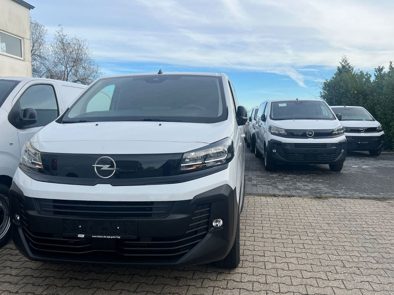 Opel Vivaro L2 H1 Allwetter AHK Rückfahrkam - Pakettiauto: kuva Opel Vivaro L2 H1 Allwetter AHK Rückfahrkam - Pakettiauto Opel Vivaro L2 H1 Allwetter AHK Rückfahrkam - Pakettiauto: kuva Opel Vivaro L2 H1 Allwetter AHK Rückfahrkam - Pakettiauto