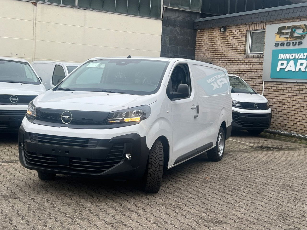 Opel Vivaro L3H1 144 PS Schalter Allwetter AHK Rückfa - Pakettiauto: kuva Opel Vivaro L3H1 144 PS Schalter Allwetter AHK Rückfa - Pakettiauto Opel Vivaro L3H1 144 PS Schalter Allwetter AHK Rückfa - Pakettiauto: kuva Opel Vivaro L3H1 144 PS Schalter Allwetter AHK Rückfa - Pakettiauto