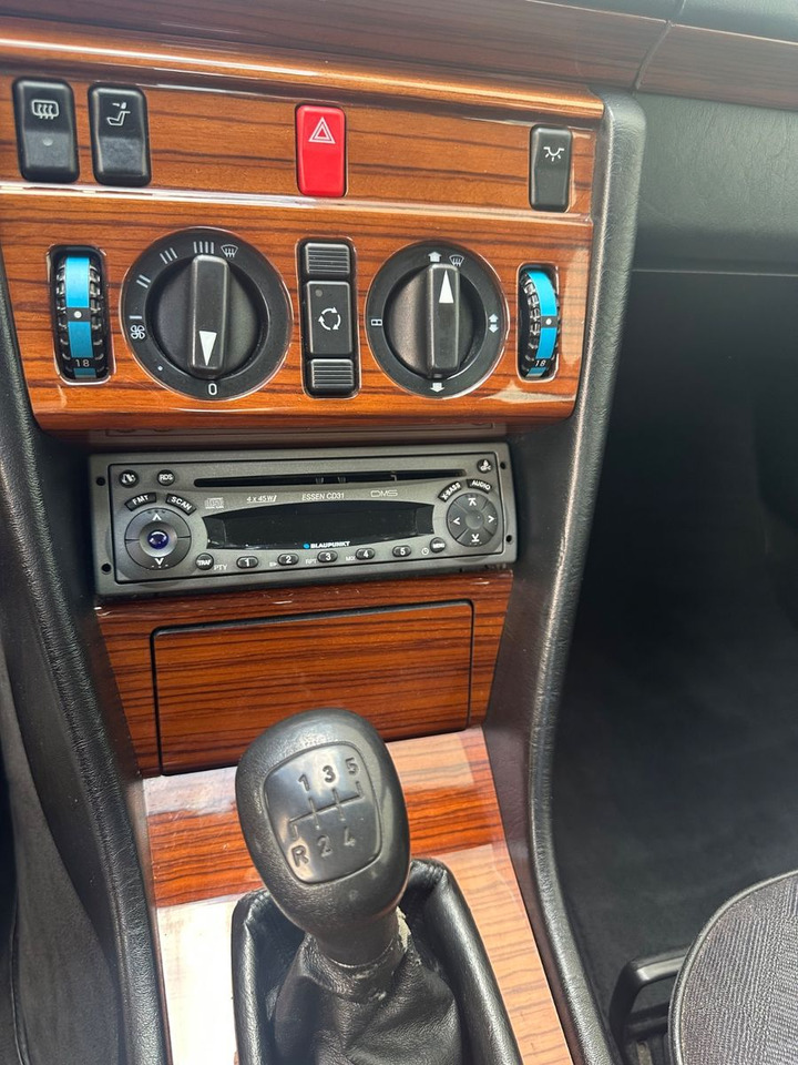 Mercedes-Benz E 250 DIESEL - Sedan: kuva Mercedes-Benz E 250 DIESEL - Sedan Mercedes-Benz E 250 DIESEL - Sedan: kuva Mercedes-Benz E 250 DIESEL - Sedan