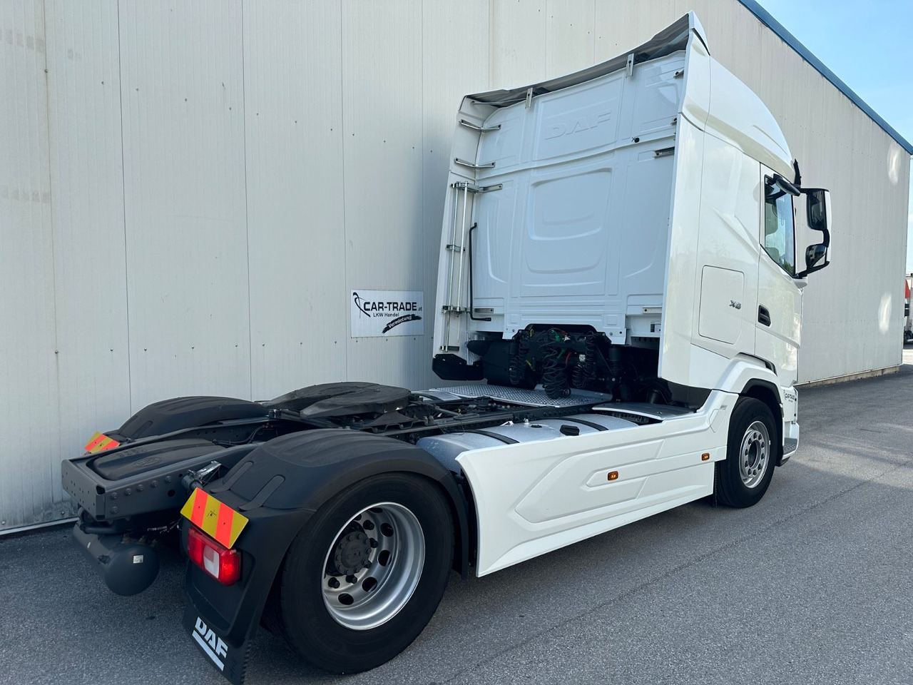 DAF XG 480 Retarder / Standklima / Garantie - Vetopöytäauto: kuva DAF XG 480 Retarder / Standklima / Garantie - Vetopöytäauto DAF XG 480 Retarder / Standklima / Garantie - Vetopöytäauto: kuva DAF XG 480 Retarder / Standklima / Garantie - Vetopöytäauto