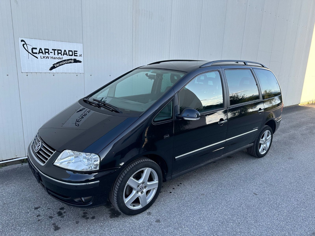 Volkswagen Sharan 2.0TDI Comfortline - Pikkubussi: kuva Volkswagen Sharan 2.0TDI Comfortline - Pikkubussi Volkswagen Sharan 2.0TDI Comfortline - Pikkubussi: kuva Volkswagen Sharan 2.0TDI Comfortline - Pikkubussi