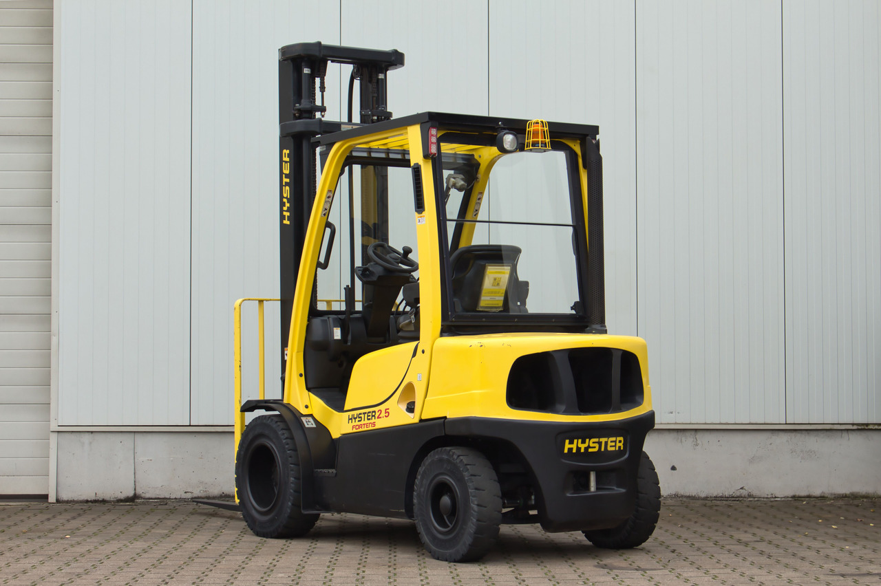 HYSTER Hyster H2.5FT - nur 1370h - Bj. 2013 - mit Beleuchtung - Dieseltrukki: kuva HYSTER Hyster H2.5FT - nur 1370h - Bj. 2013 - mit Beleuchtung - Dieseltrukki HYSTER Hyster H2.5FT - nur 1370h - Bj. 2013 - mit Beleuchtung - Dieseltrukki: kuva HYSTER Hyster H2.5FT - nur 1370h - Bj. 2013 - mit Beleuchtung - Dieseltrukki
