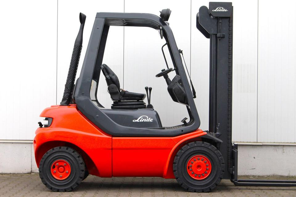 LINDE H20D Diesel TOP Zustand - UVV NEU - Dieseltrukki: kuva LINDE H20D Diesel TOP Zustand - UVV NEU - Dieseltrukki LINDE H20D Diesel TOP Zustand - UVV NEU - Dieseltrukki: kuva LINDE H20D Diesel TOP Zustand - UVV NEU - Dieseltrukki