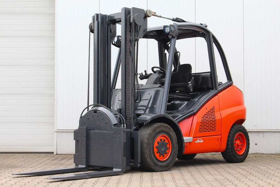 LINDE H50D Diesel mit Drehgerät - Dieseltrukki: kuva LINDE H50D Diesel mit Drehgerät - Dieseltrukki LINDE H50D Diesel mit Drehgerät - Dieseltrukki: kuva LINDE H50D Diesel mit Drehgerät - Dieseltrukki