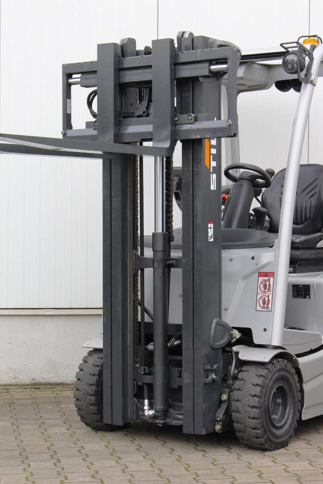 Sähkötrukki STILL RX20-16C Triplexmast: kuva Sähkötrukki STILL RX20-16C Triplexmast