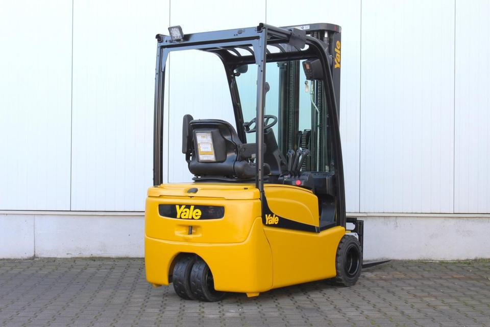 YALE ERP18VT Triplex 5,2m 1800kg - Sähkötrukki: kuva YALE ERP18VT Triplex 5,2m 1800kg - Sähkötrukki YALE ERP18VT Triplex 5,2m 1800kg - Sähkötrukki: kuva YALE ERP18VT Triplex 5,2m 1800kg - Sähkötrukki