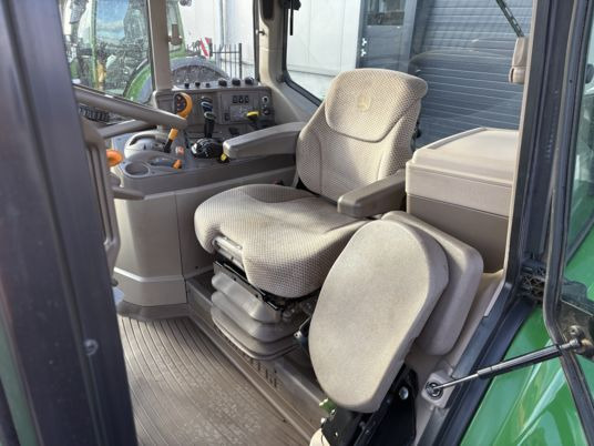 John Deere 6195M - Traktori: kuva  John Deere 6195M - Traktori John Deere 6195M - Traktori: kuva  John Deere 6195M - Traktori